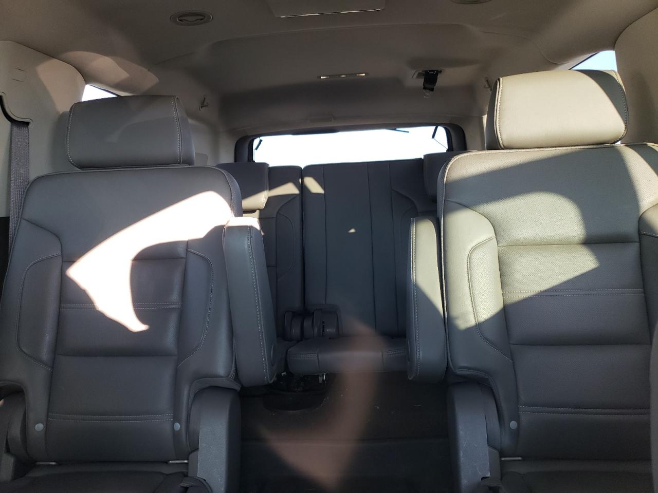 2017 GMC Yukon - Image 10