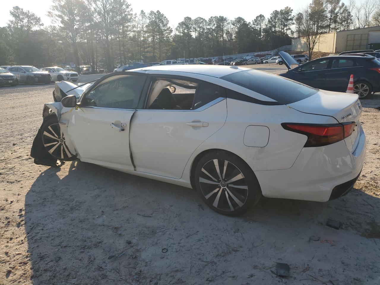 2019 Nissan Altima - Image 2