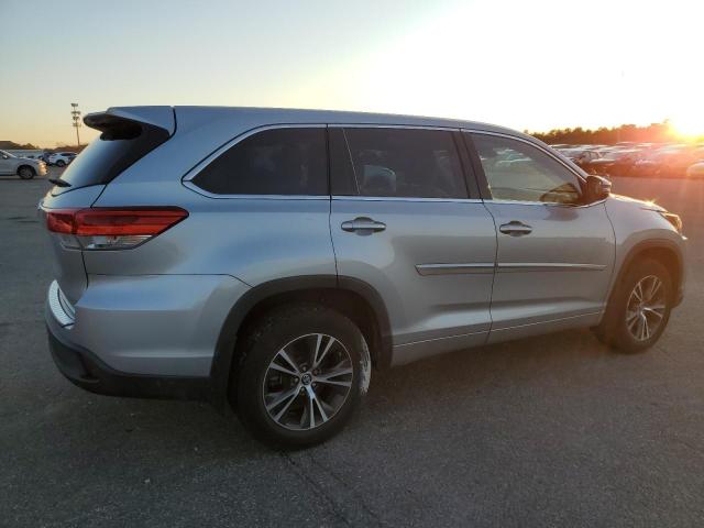  TOYOTA HIGHLANDER 2018 Silver