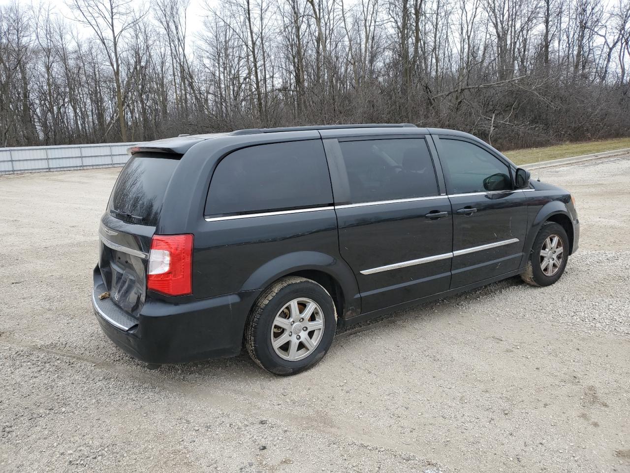2012 Chrysler Town & Country - Image 3