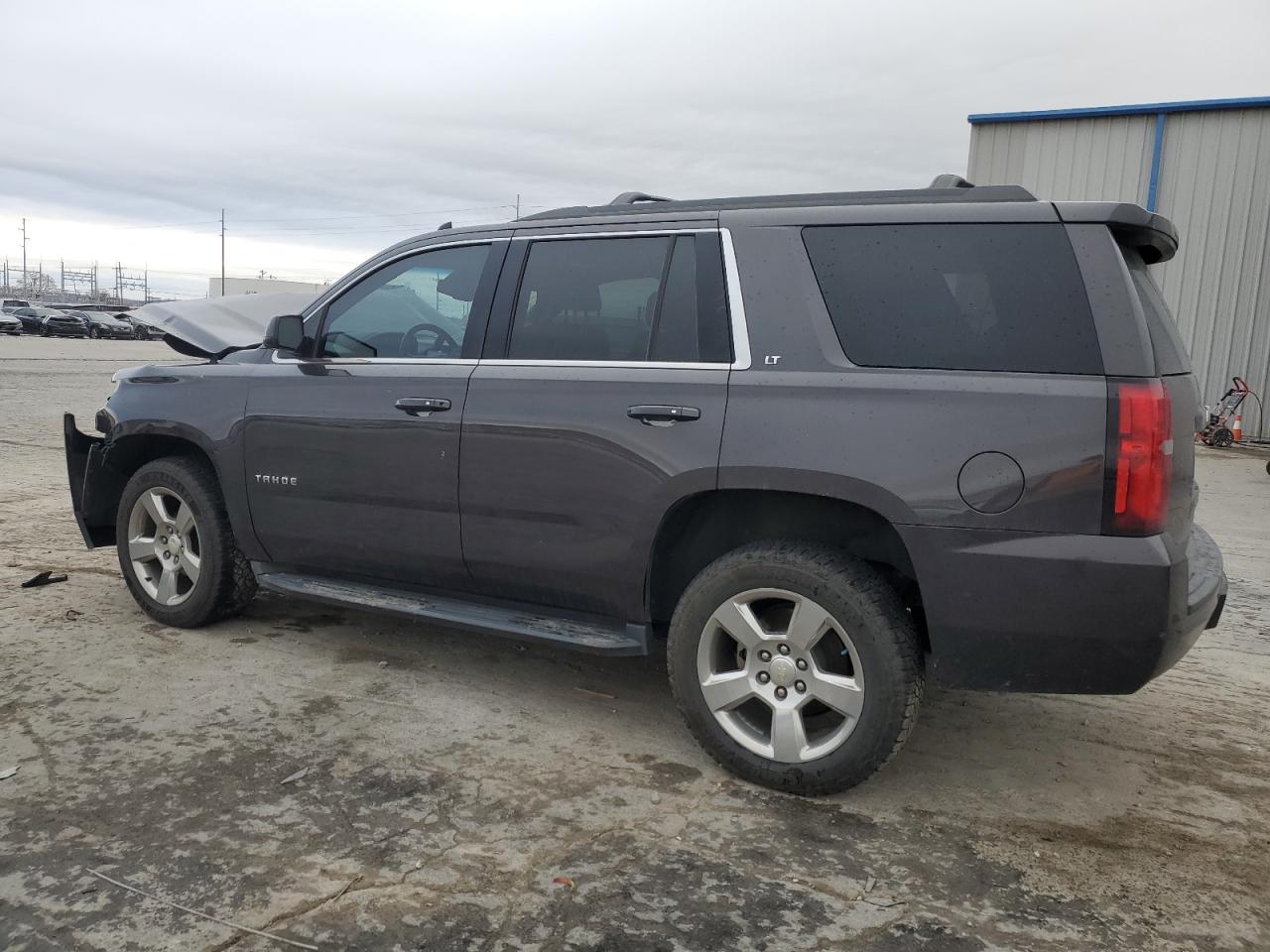 VIN 1GNSKBKC9GR310795 2016 CHEVROLET TAHOE no.2