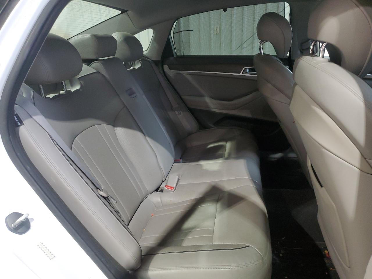 2015 Hyundai Genesis 3.8L VIN: KMHGN4JE8FU092490 Lot: 71432464