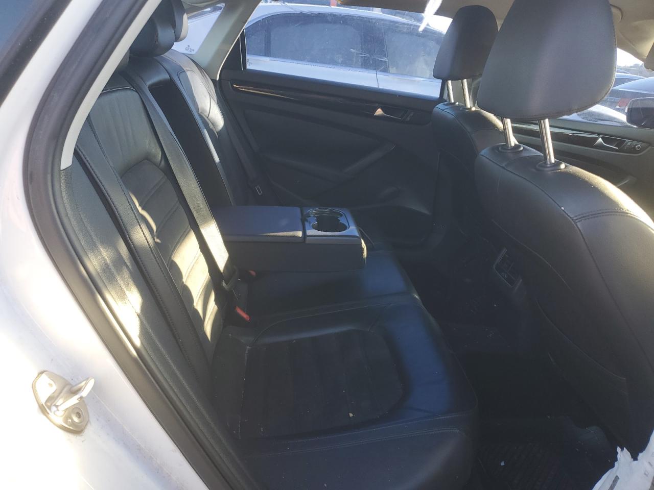 2015 Volkswagen Passat Sel VIN: 1VWCS7A35FC047909 Lot: 82879034