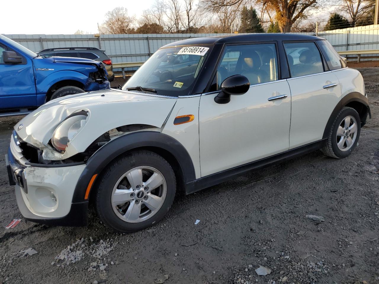 VIN WMWXS5C5XFT827585 2015 MINI COOPER no.1