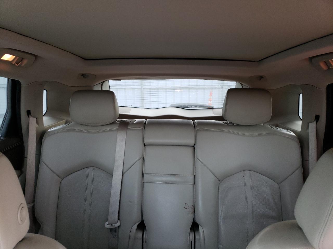 2012 Cadillac SRX - Image 10