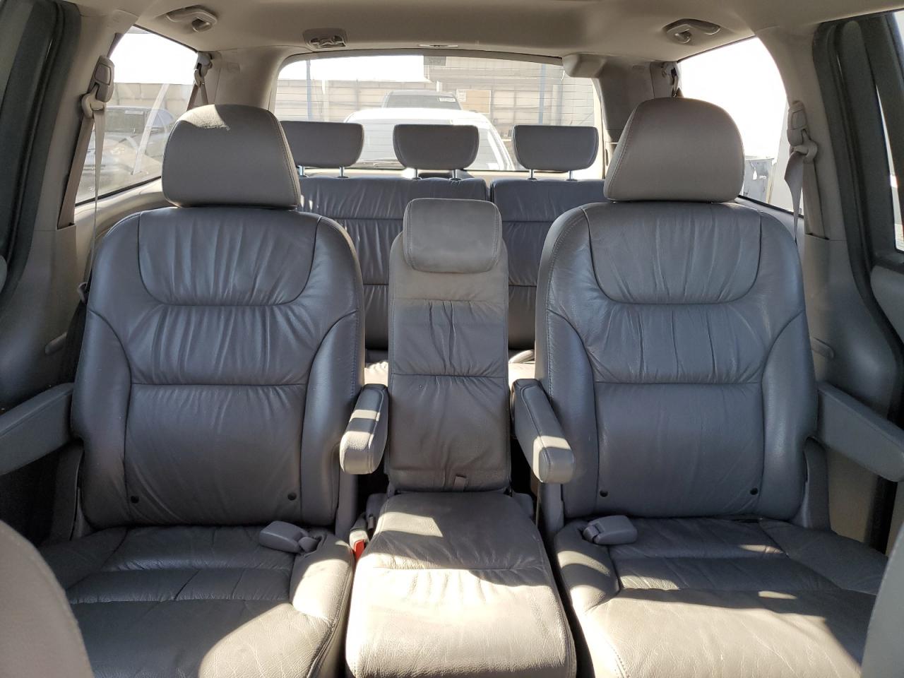 2010 Honda Odyssey - Image 10