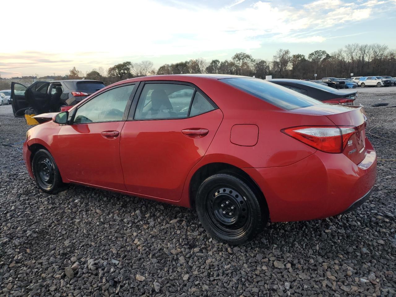 VIN 5YFBURHE3FP255256 2015 TOYOTA COROLLA no.2