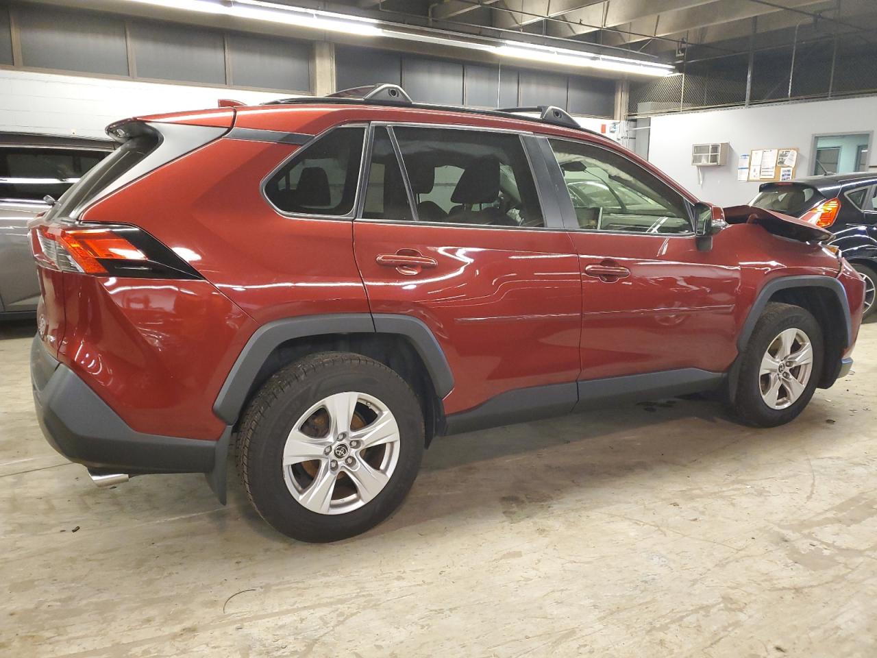 2019 Toyota RAV 4 - Image 3