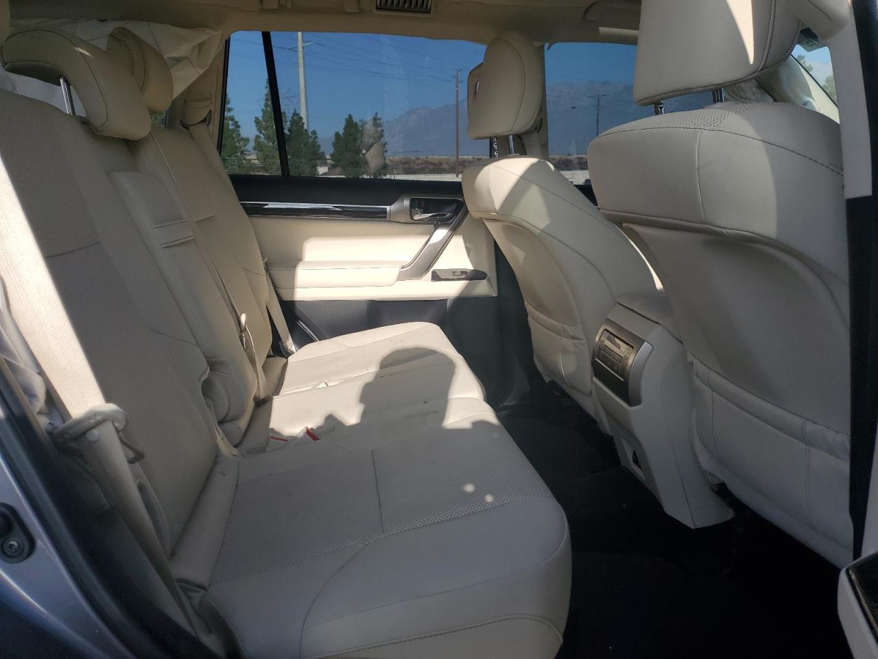 2021 Lexus GX - Image 11