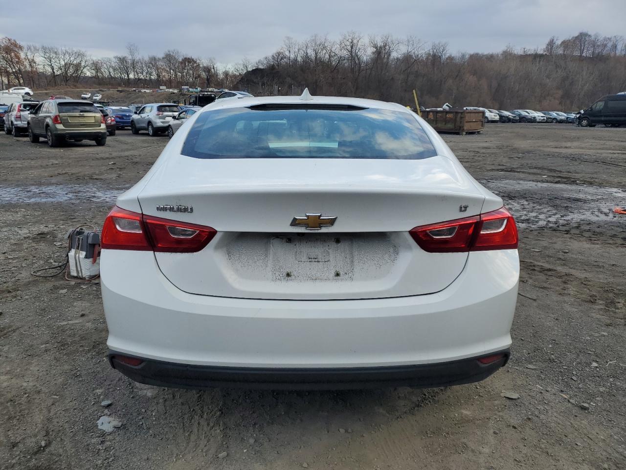 VIN 1G1ZD5ST8JF292262 2018 CHEVROLET MALIBU no.6