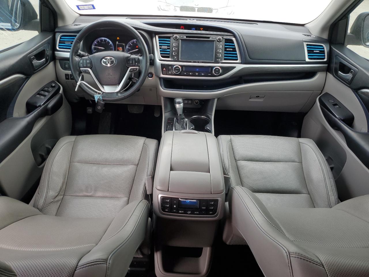 2017 Toyota Highlander - Image 8