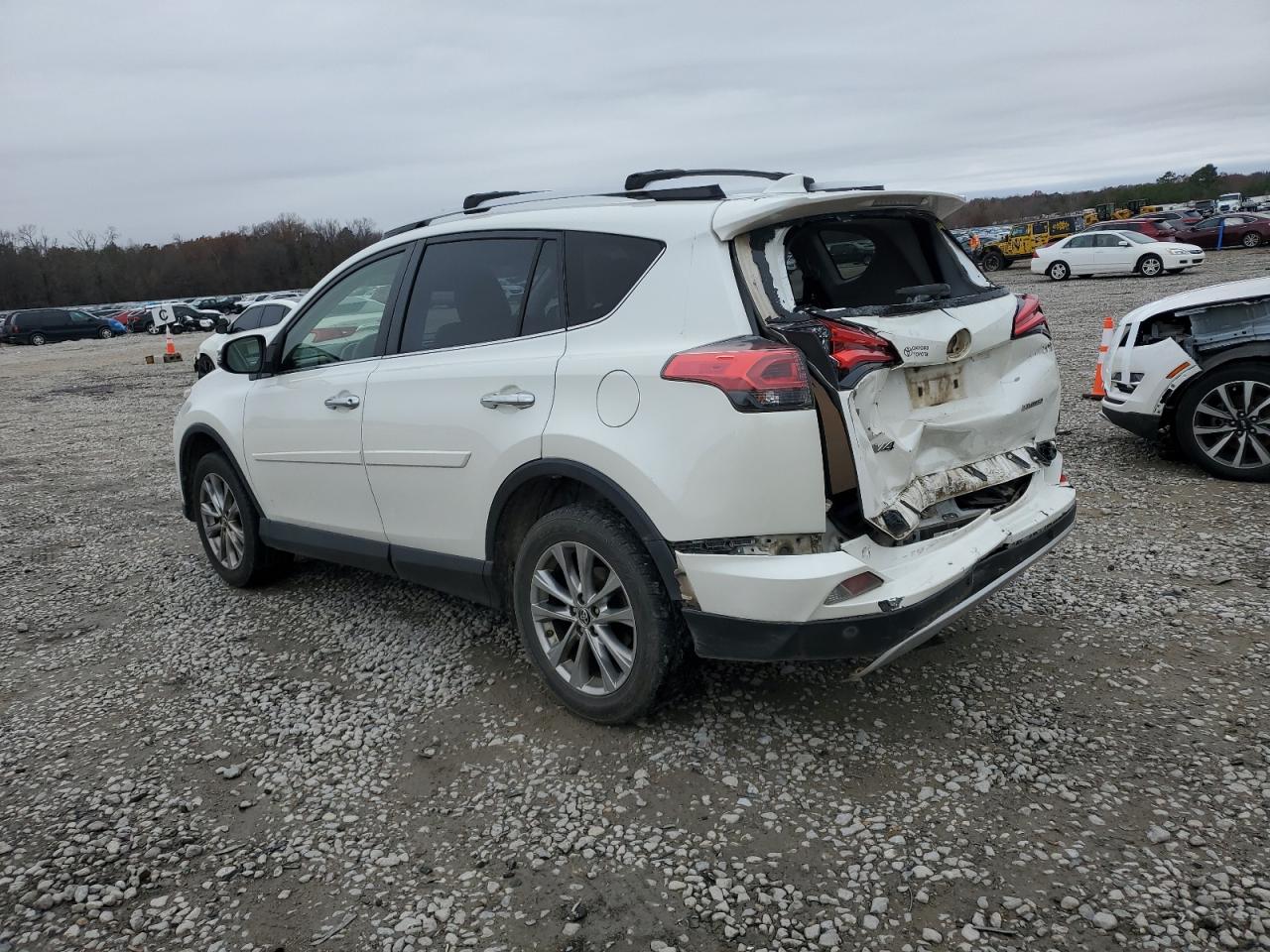 VIN JTMYFREV5GJ063190 2016 TOYOTA RAV4 no.2