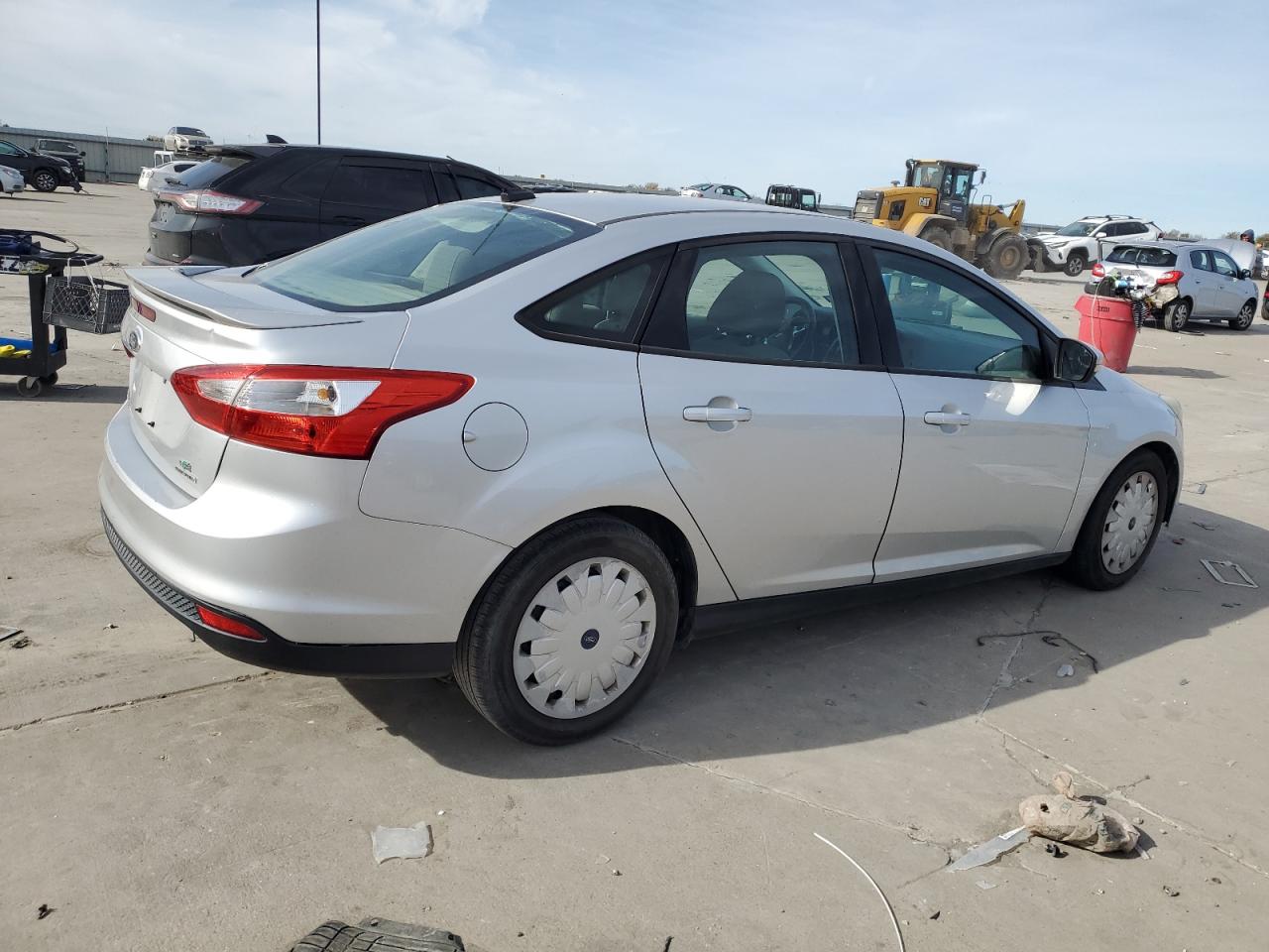 VIN 1FADP3F24EL393990 2014 FORD FOCUS no.3