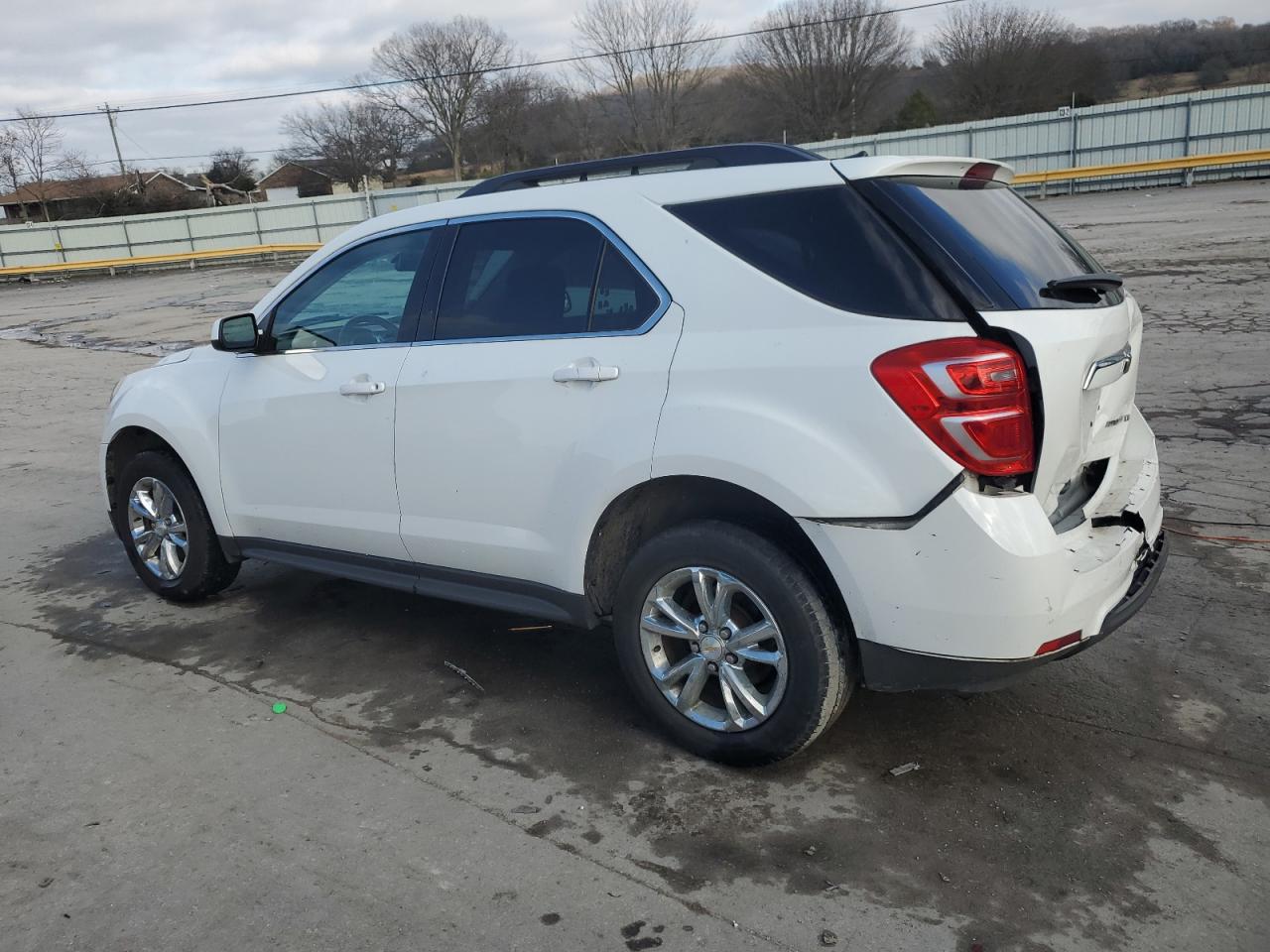2016 Chevrolet Equinox - Image 2