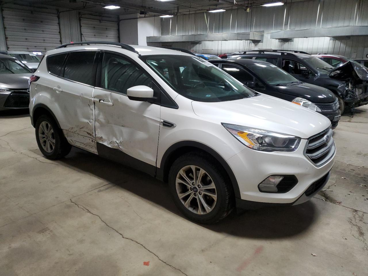 VIN 1FMCU9HD2JUB90306 2018 FORD ESCAPE no.4