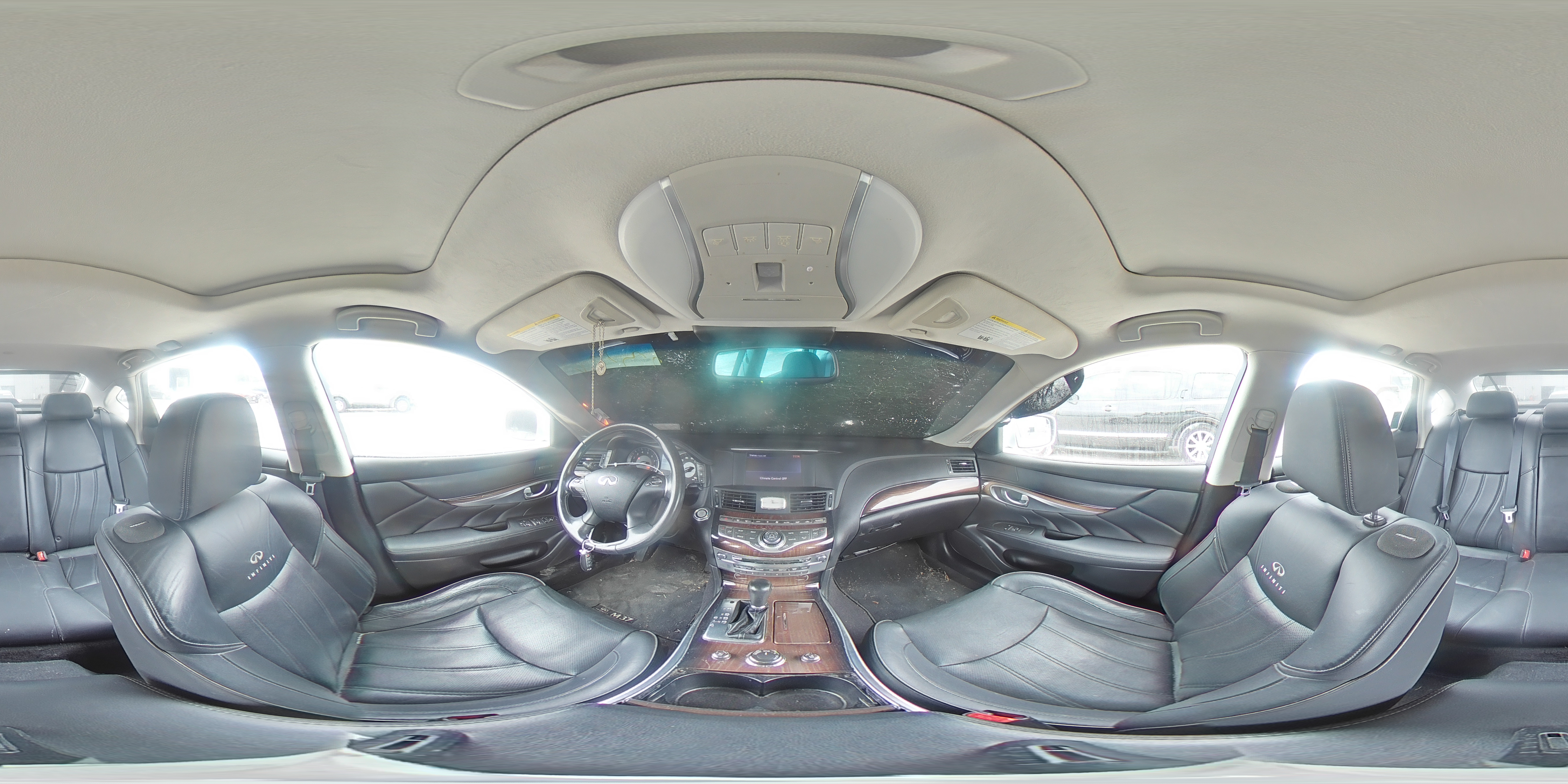 2012 Infiniti M - Image 12