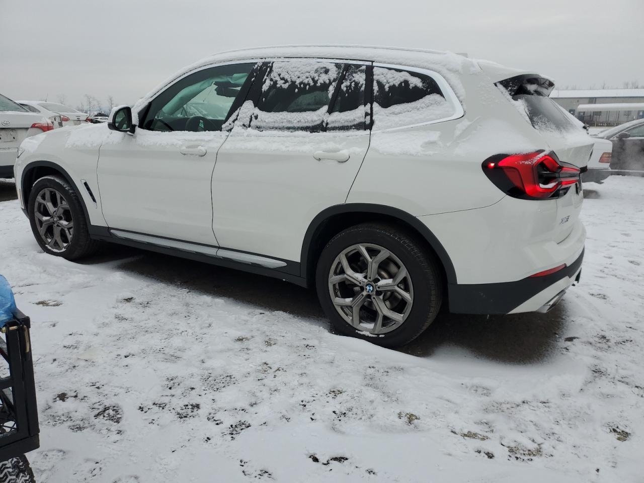 5UX53DP09N9J29530 2022 BMW X3 - Image 2