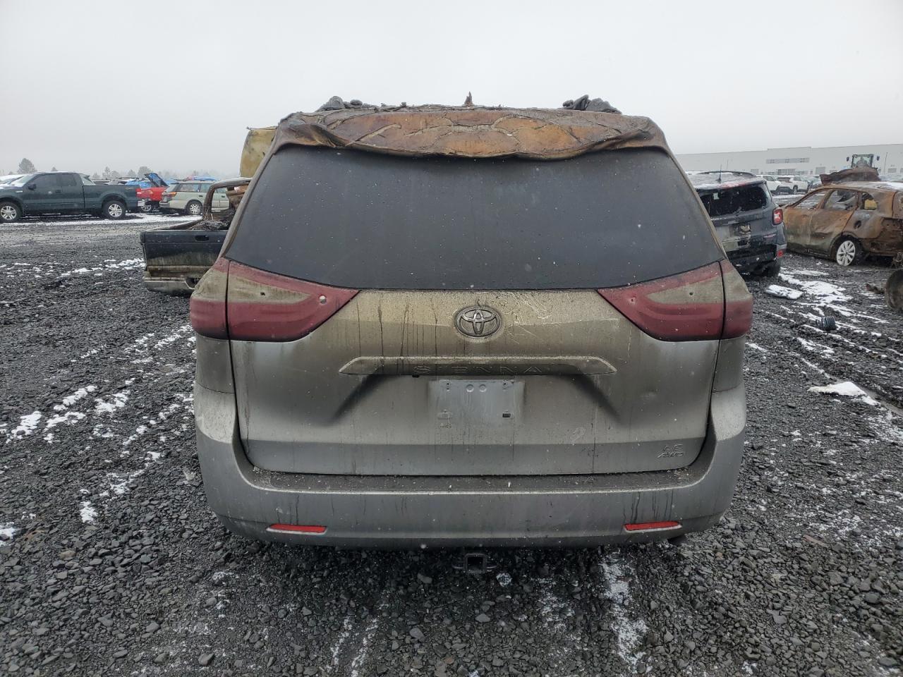 2018 Toyota Sienna - Image 6