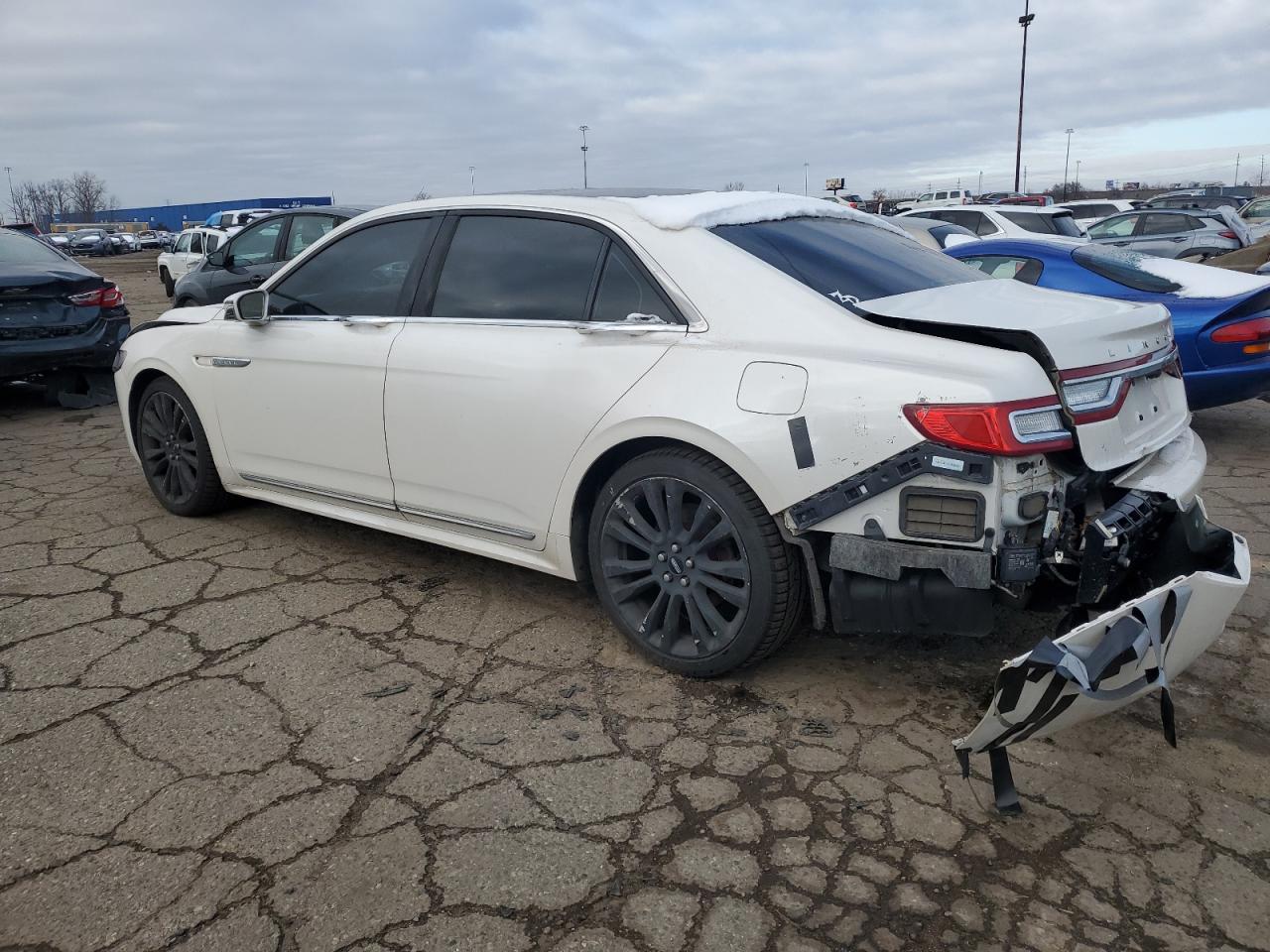 2017 Lincoln Continental - Image 2