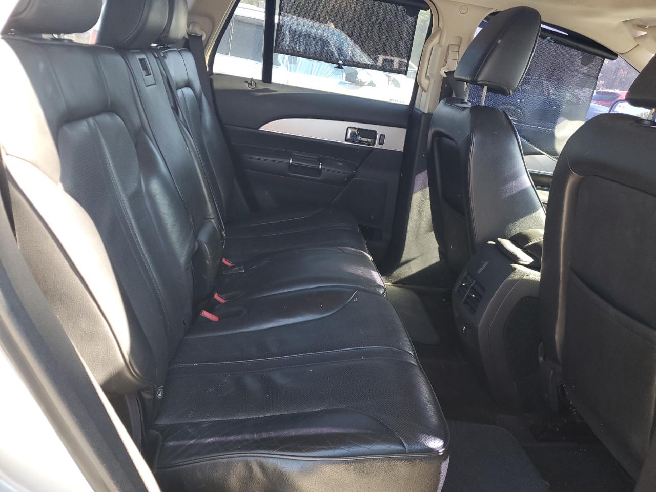 2011 Lincoln MKX - Image 11