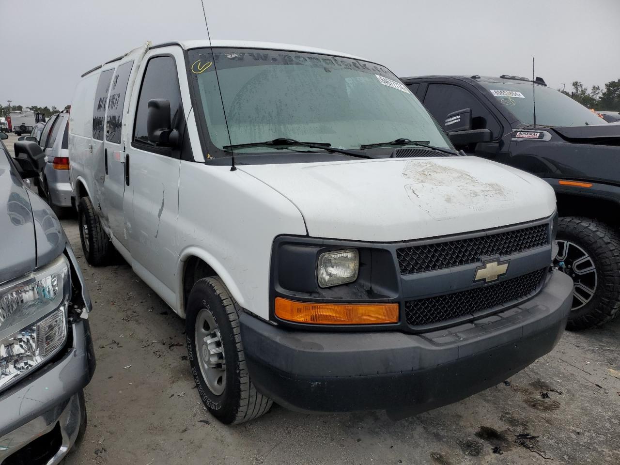 VIN 1GCWGAFF0G1198302 2016 CHEVROLET EXPRESS no.4