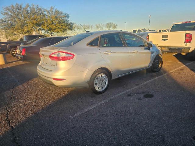 Sedans FORD FIESTA 2016 Silver