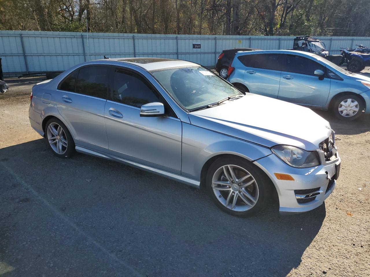 VIN WDDGF4HB5DA763065 2013 MERCEDES-BENZ C-CLASS no.4