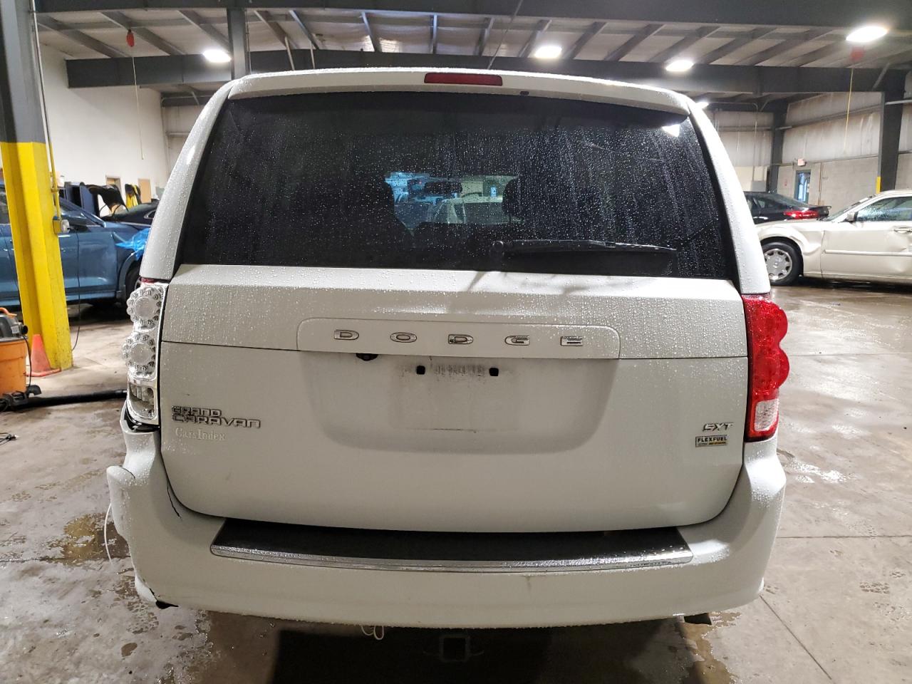 2017 Dodge Caravan - Image 6