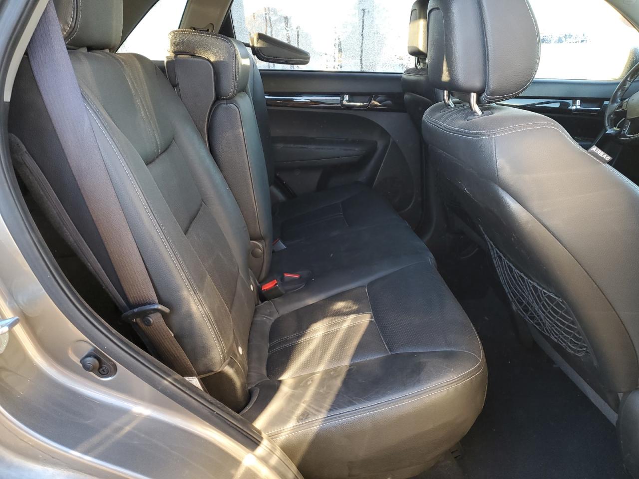 2011 Kia Sorento - Image 11