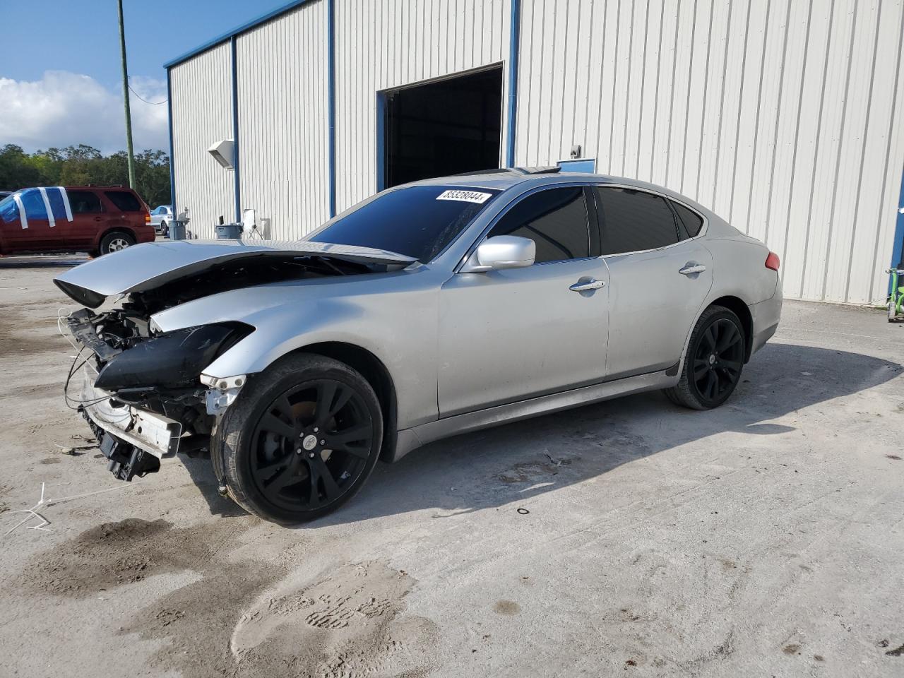 2011 Infiniti M - Image 1