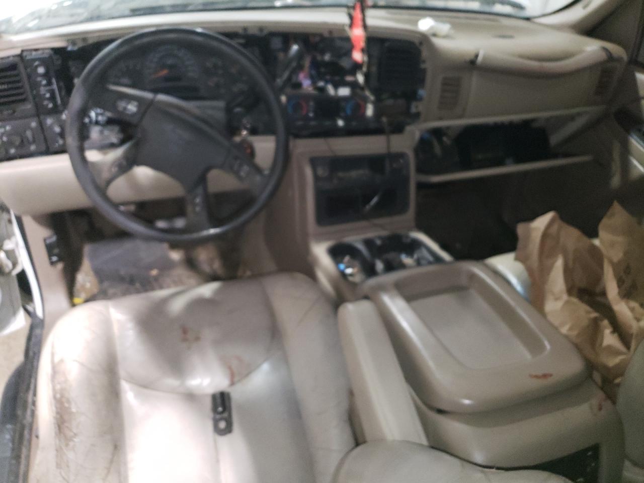 2005 Chevrolet Tahoe - Image 8