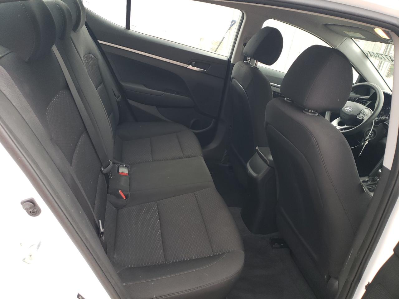 2019 Hyundai Elantra - Image 10