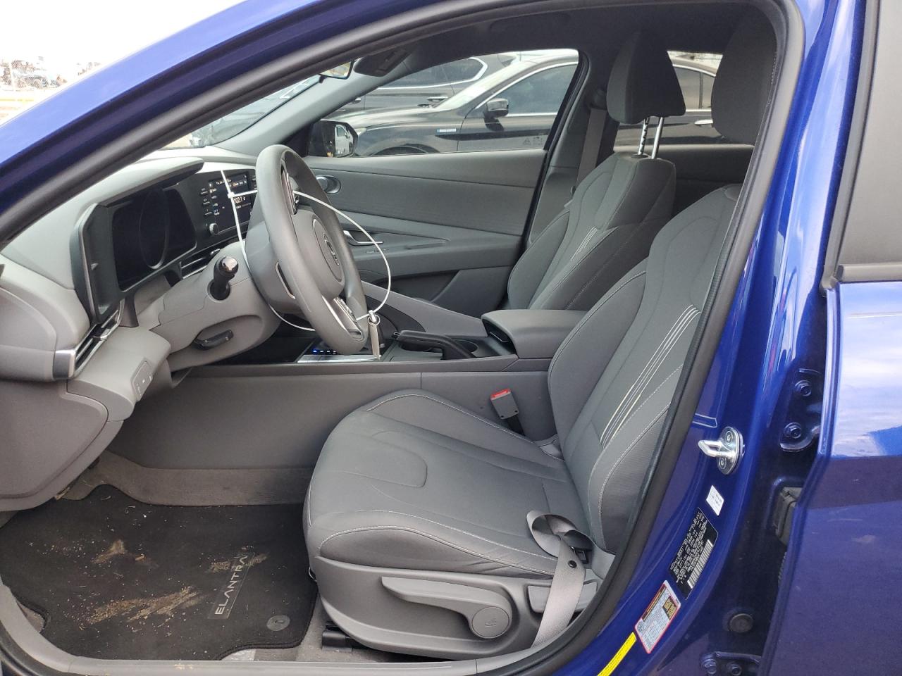 2023 Hyundai Elantra - Image 7