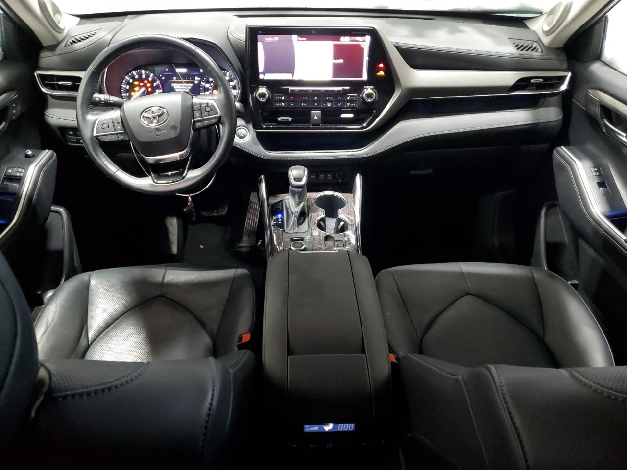 2021 Toyota Highlander - Image 8