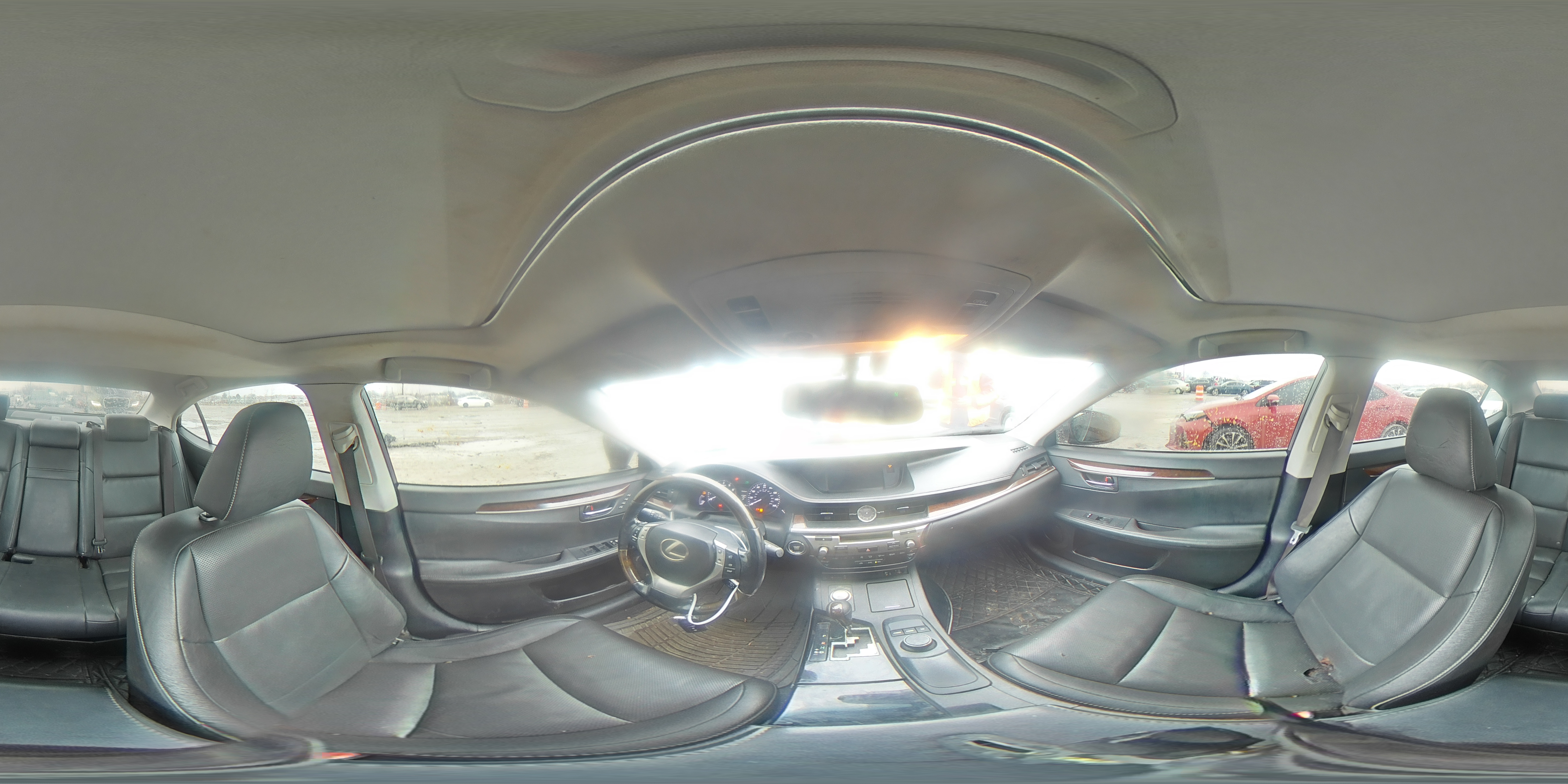 2015 Lexus ES - Image 13