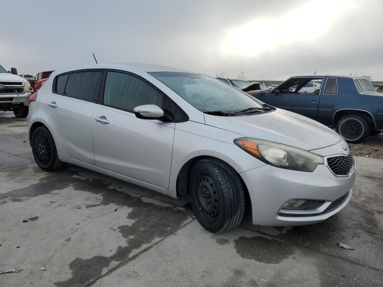 VIN KNAFK5A88G5644426 2016 KIA FORTE no.4