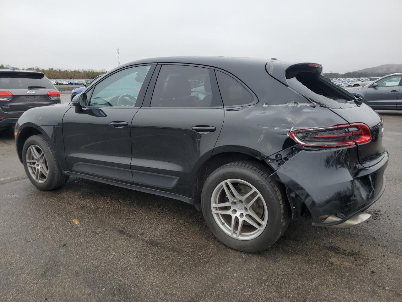 VIN WP1AA2A58HLB04834 2017 PORSCHE MACAN no.2