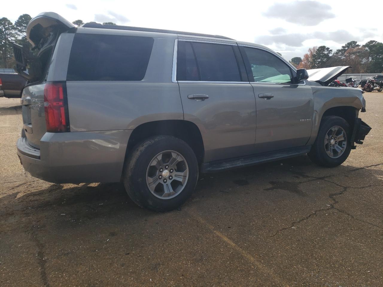 2019 Chevrolet Tahoe - Image 3