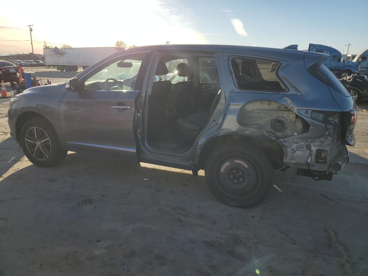 2018 Infiniti QX60 - Image 2