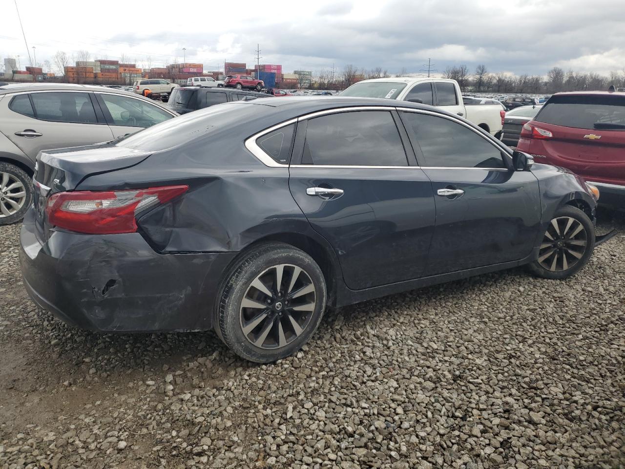 VIN 1N4AL3AP8JC128243 2018 NISSAN ALTIMA no.3