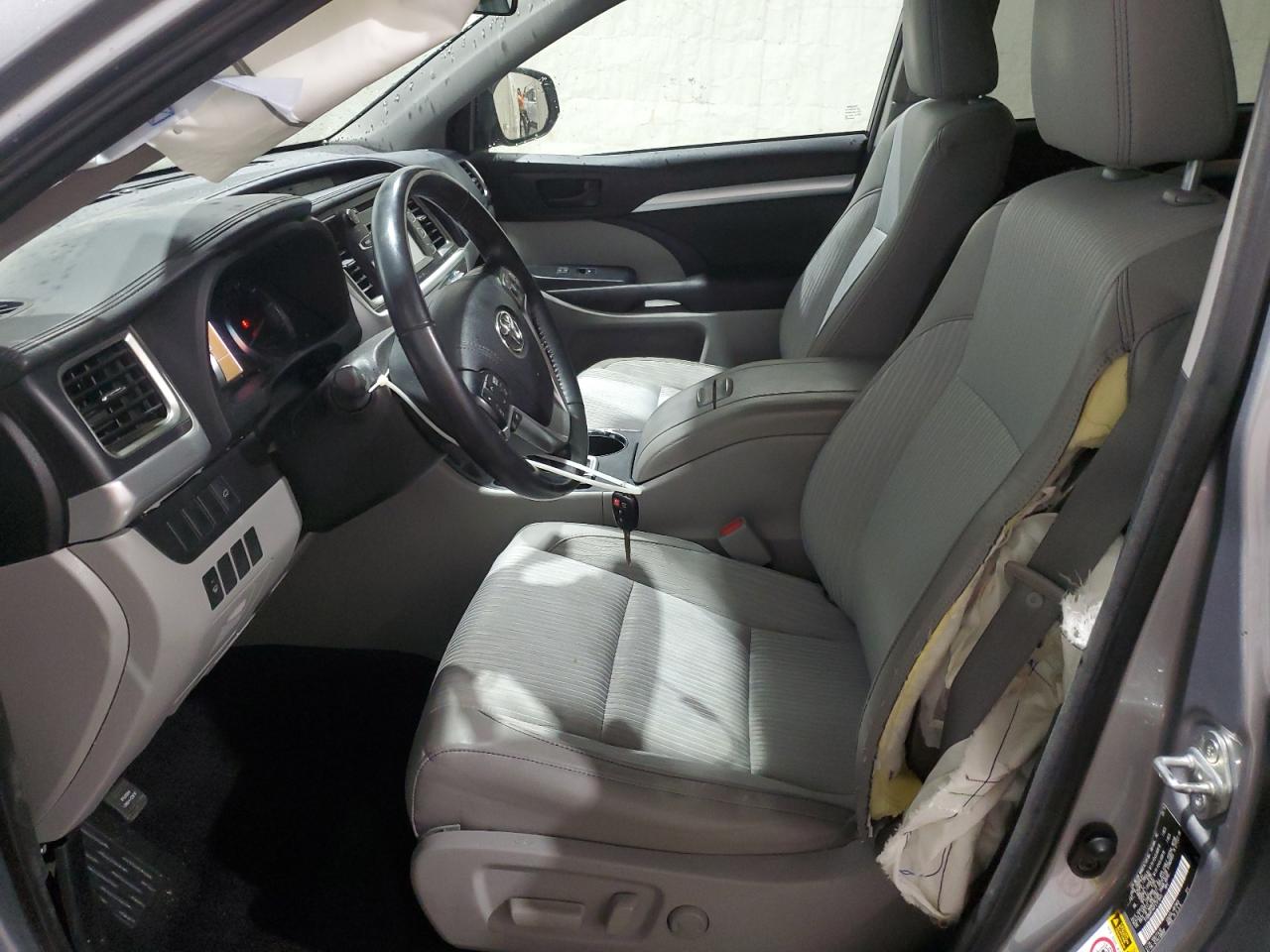 2015 Toyota Highlander - Image 7