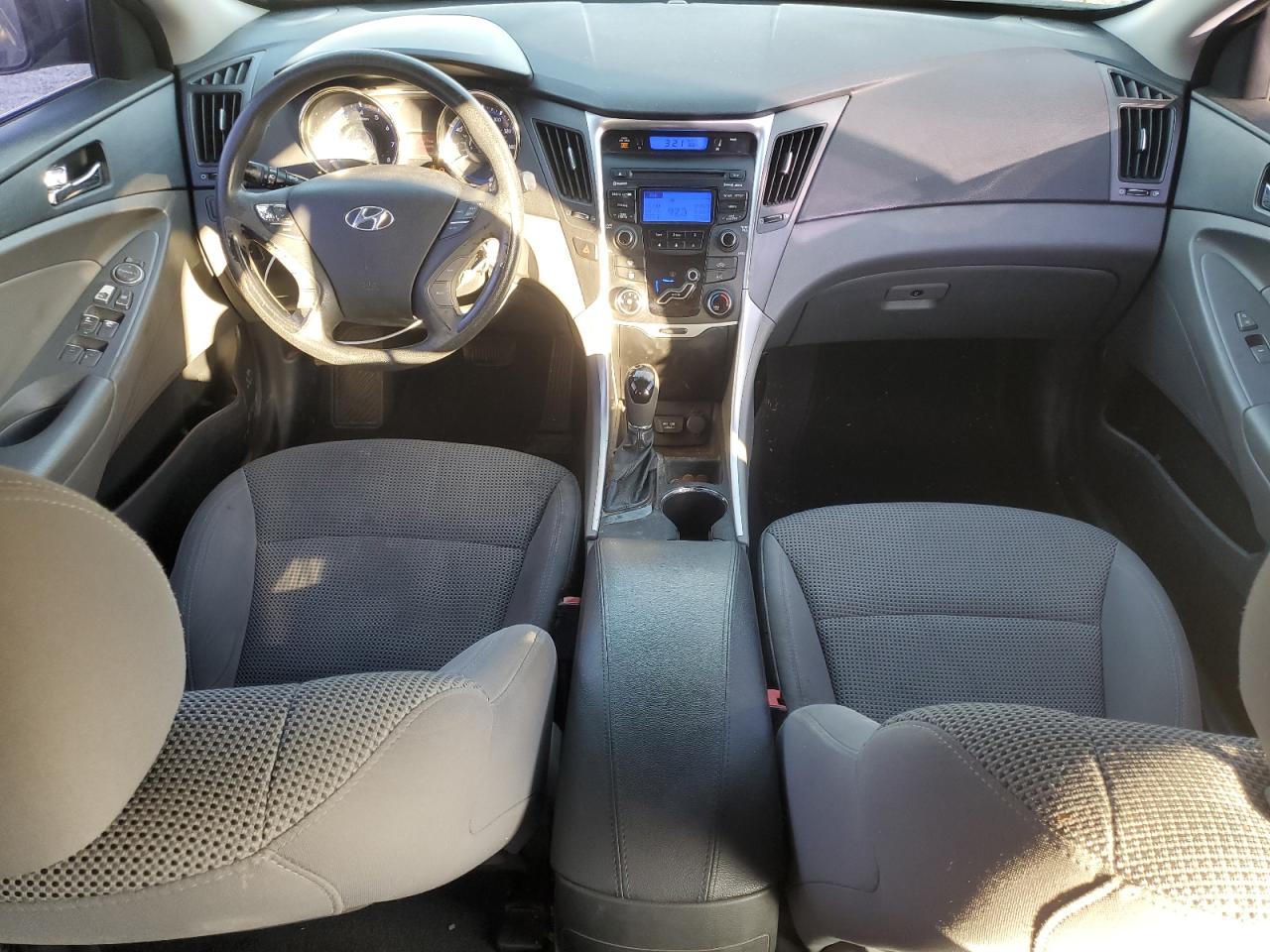 2013 Hyundai Sonata - Image 8