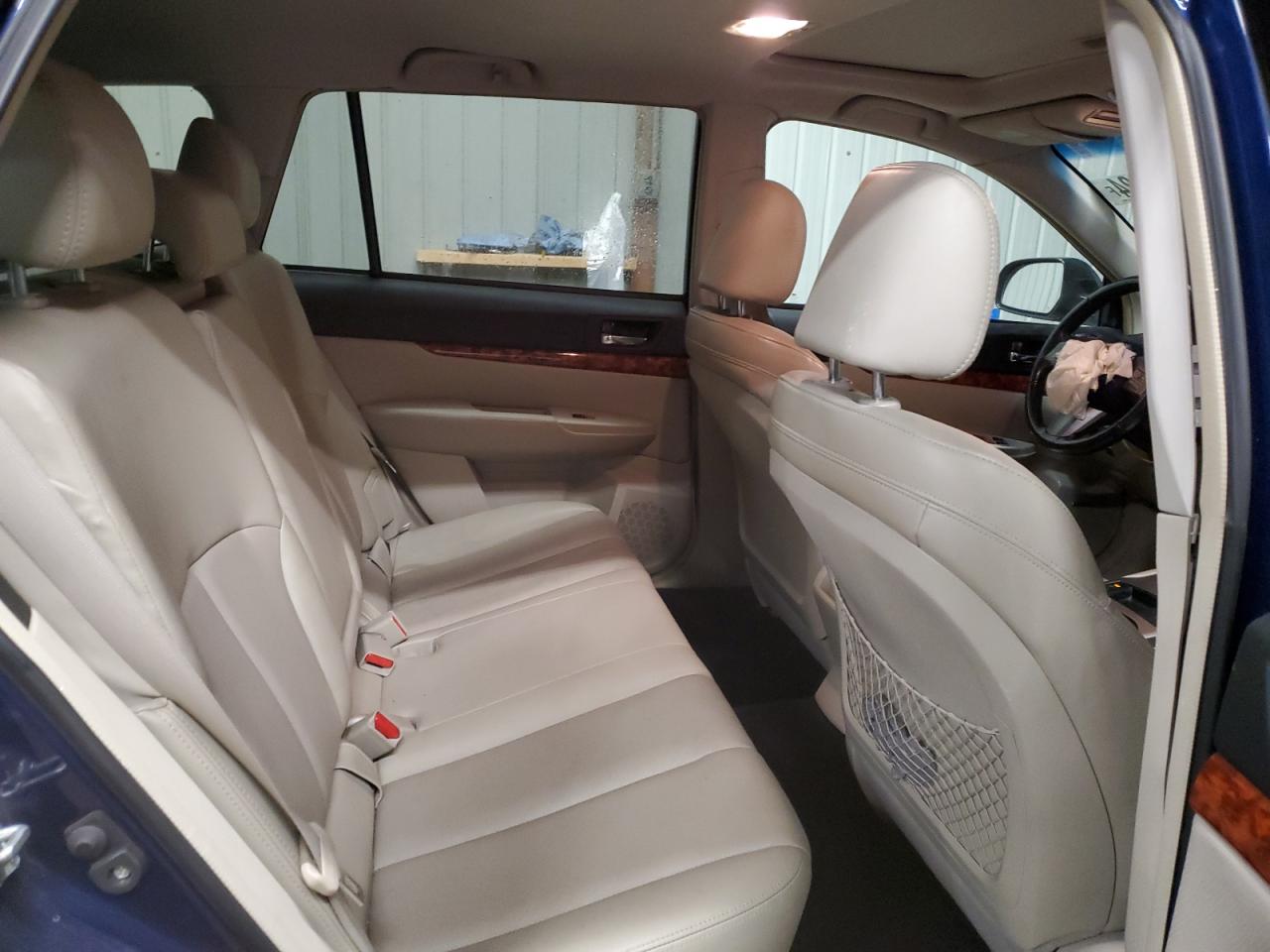 2011 Subaru Outback - Image 11