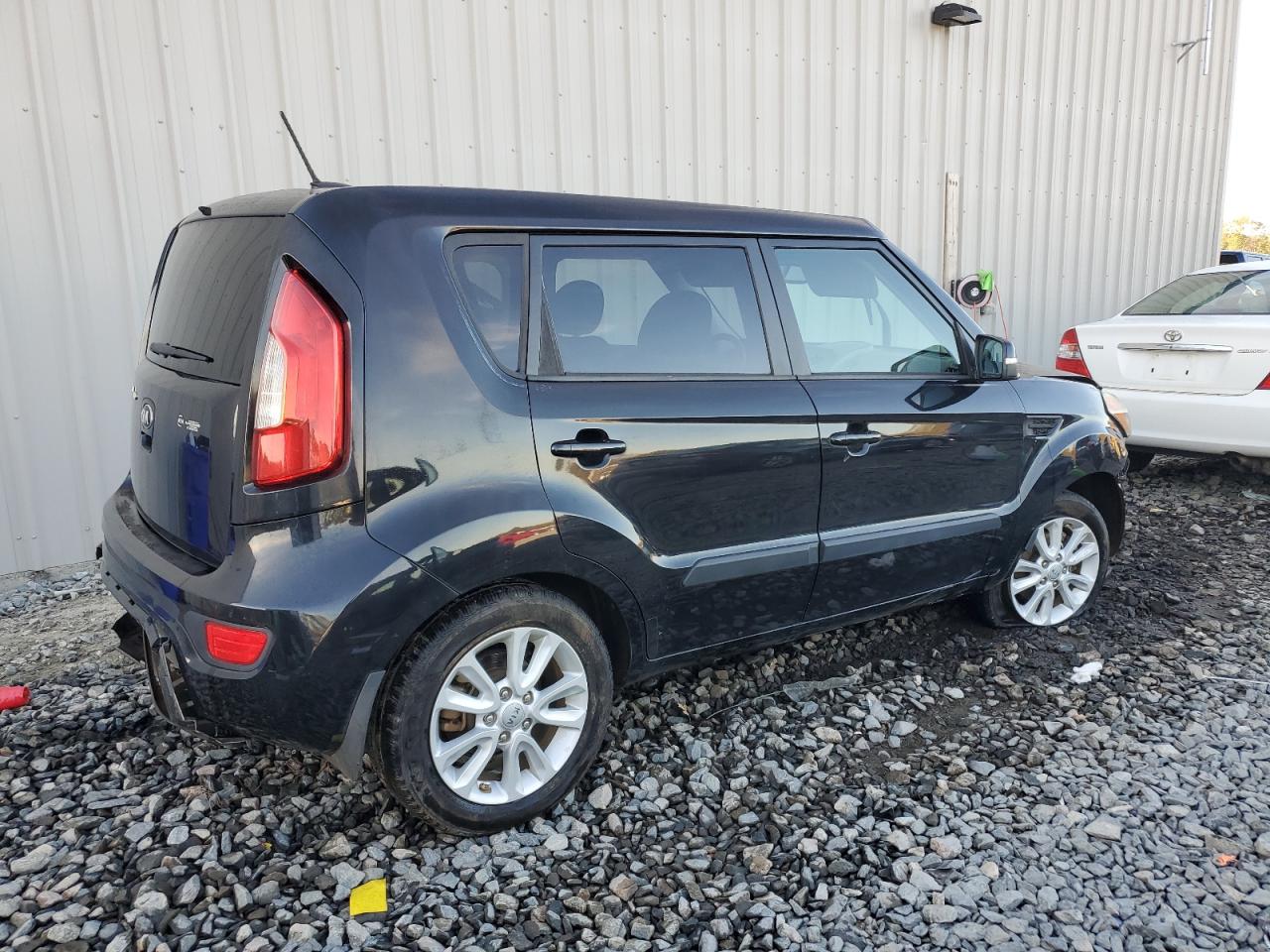 VIN KNDJT2A67D7528772 2013 KIA SOUL no.3