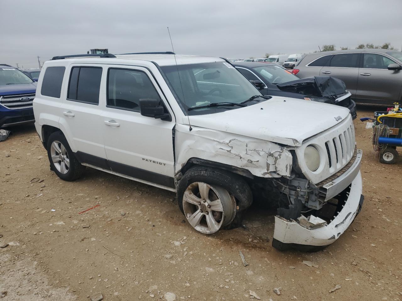 VIN 1C4NJPBB5ED672792 2014 JEEP PATRIOT no.4