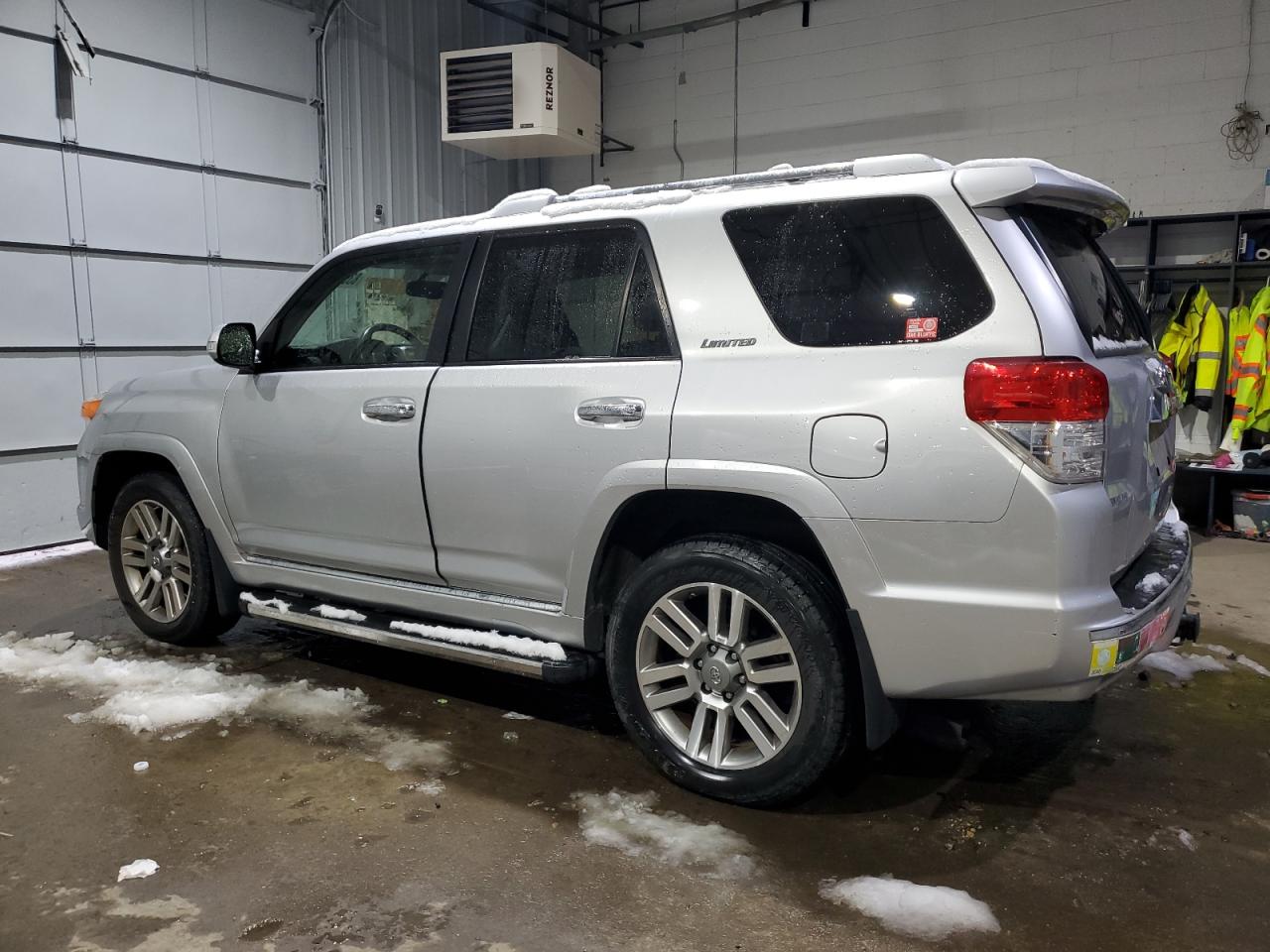 VIN JTEBU5JR6D5112863 2013 TOYOTA 4RUNNER no.2