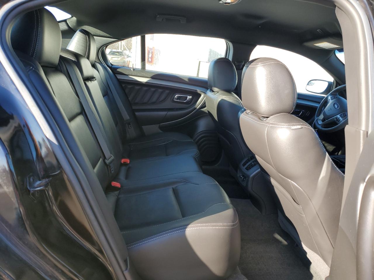 2017 Ford Taurus - Image 10