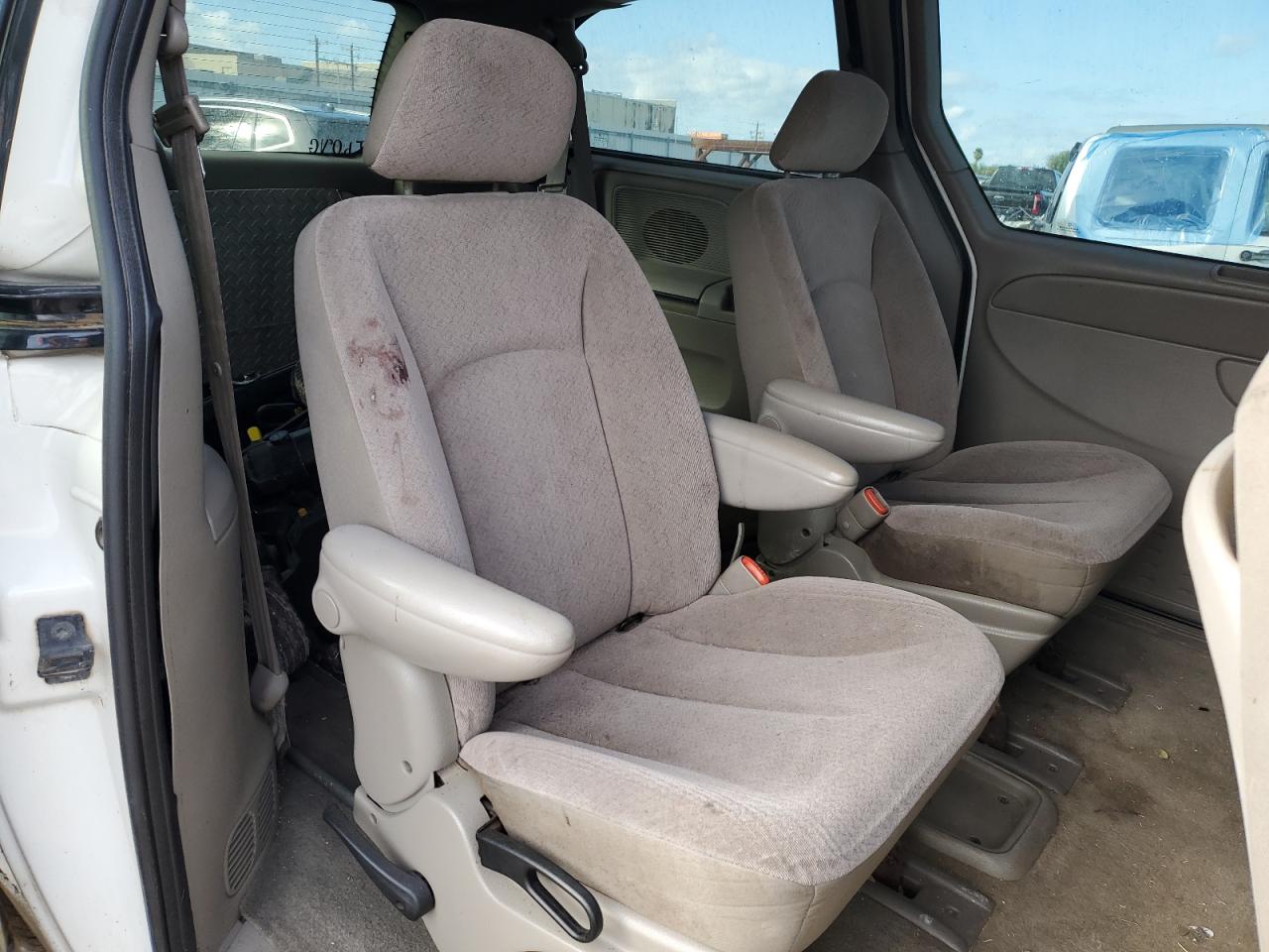 2002 Dodge Grand Caravan Ex VIN: 2B8GP74L52R522148 Lot: 43284845