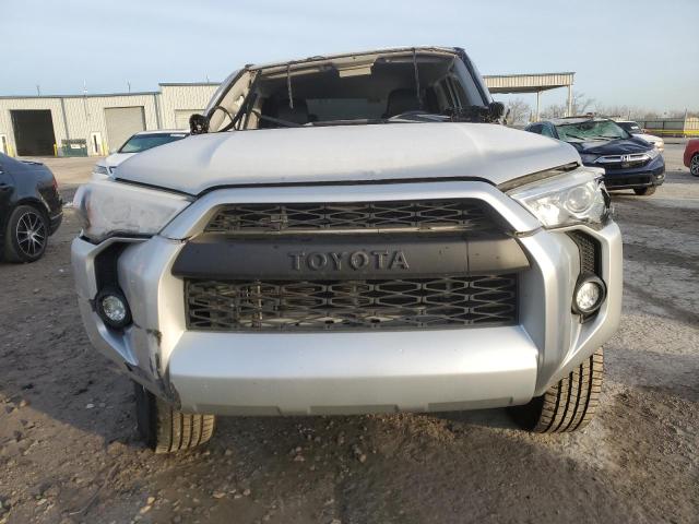  TOYOTA 4RUNNER 2017 Серебристый