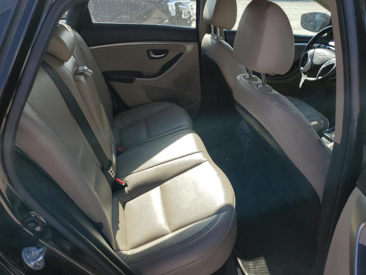 2013 Hyundai Elantra - Image 10